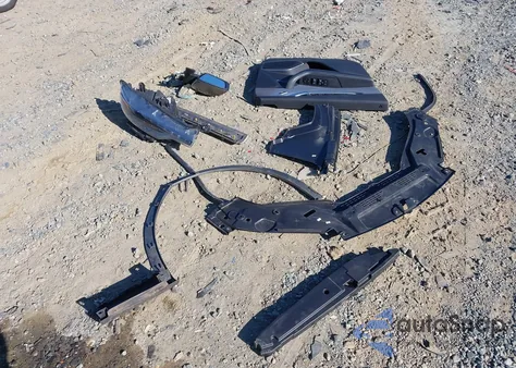 2021 Maserati Levante Granlusso z USA, uszkodzony, nr VIN ZN661XUL2MX359608